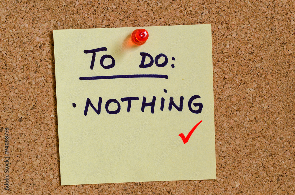 Empty schedule. Nothing to do today. Yellow note on a pin board