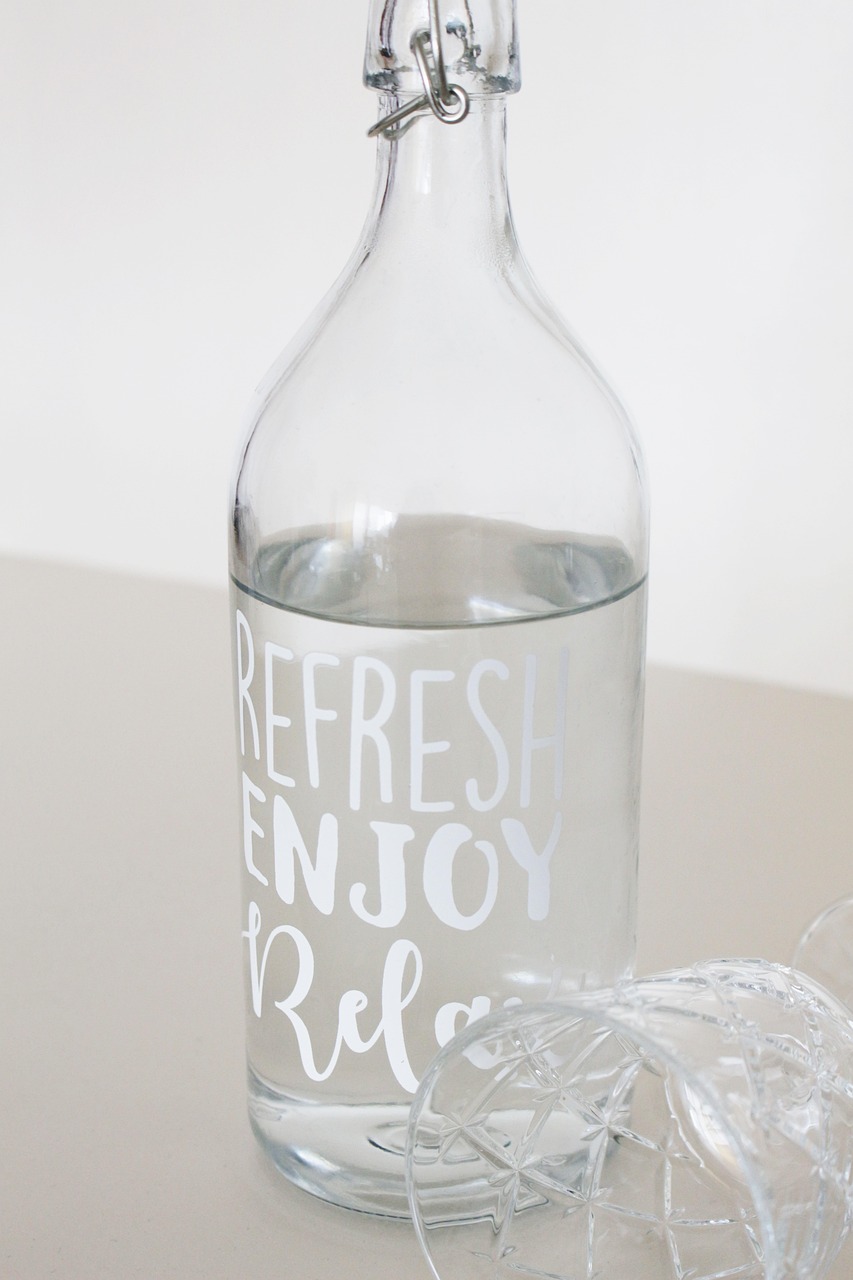 bottle, water, water bottle, glass, drink, refresh, fresh, nature, enjoy, pleasure, healthy, gray, bright